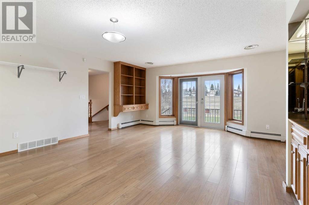 1008 Shawnee Drive Sw, Calgary, Alberta  T2Y 2T9 - Photo 18 - A2216117