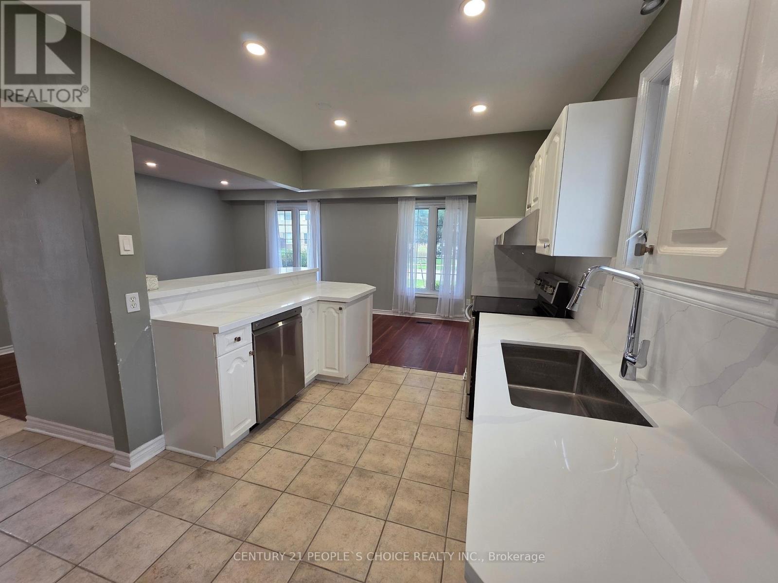 24 Madison Avenue, Orangeville, Ontario  L9W 1S2 - Photo 9 - W12133273