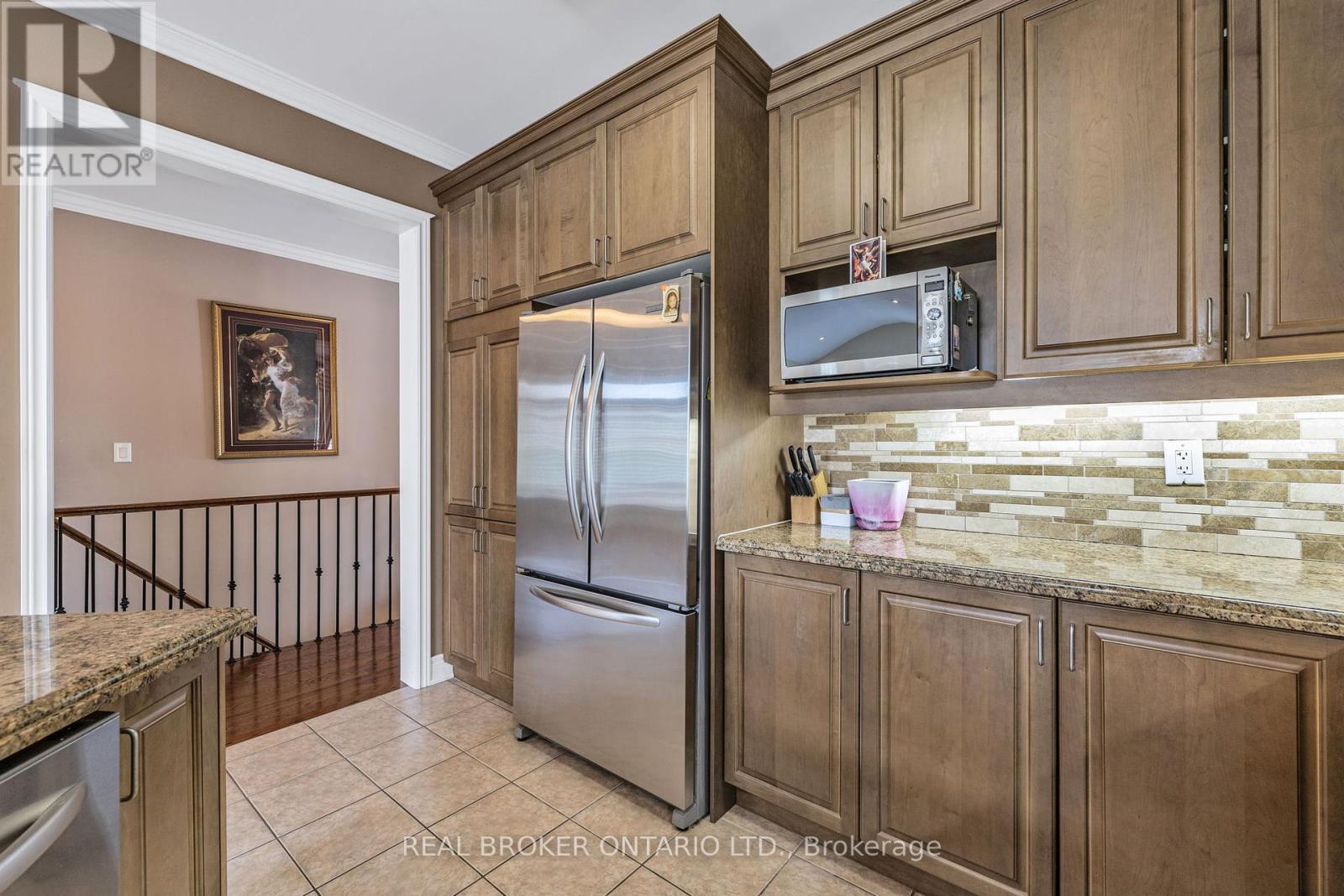 28 Hampton Springs Drive, Brampton, Ontario  L6P 2W4 - Photo 15 - W12133294