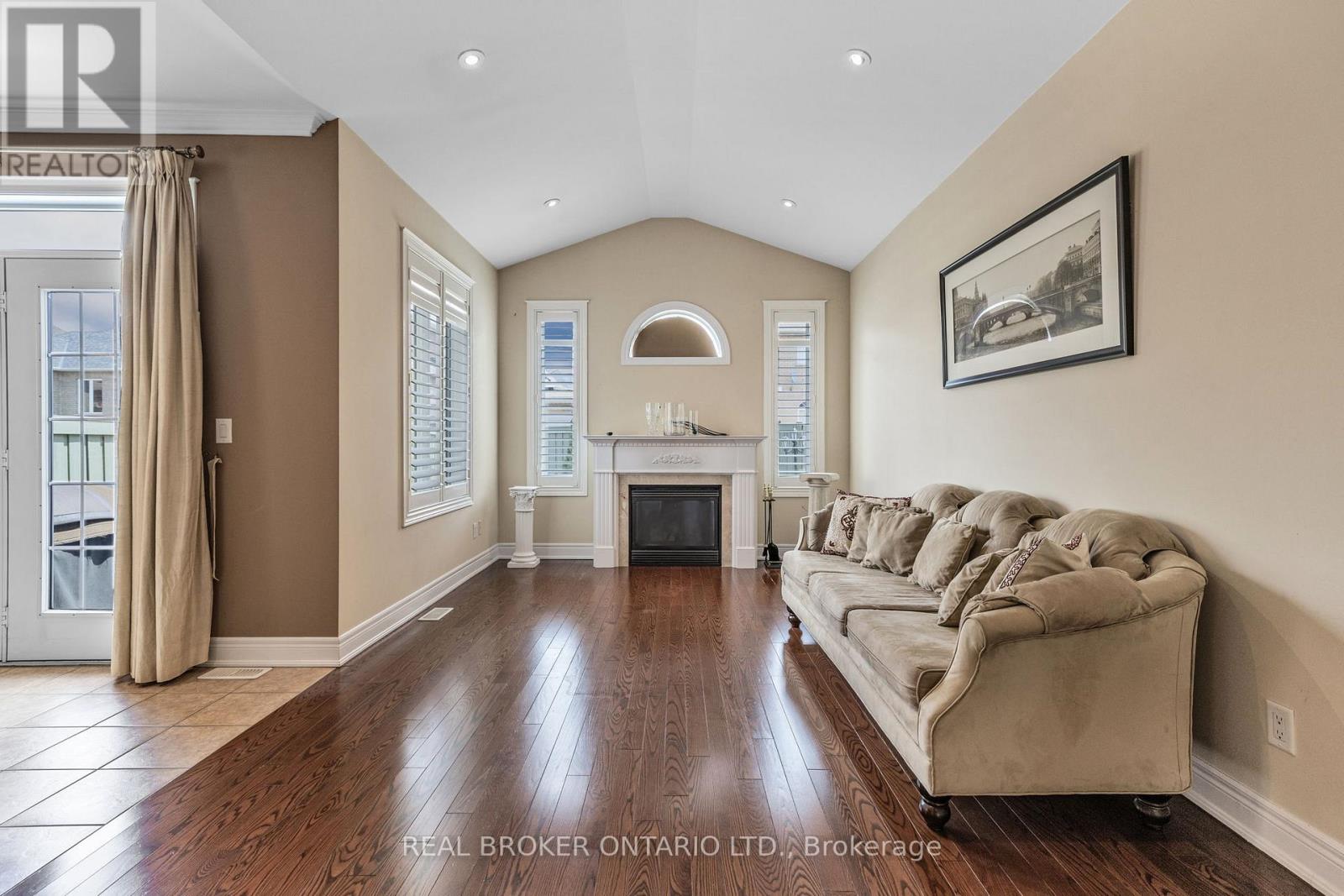 28 Hampton Springs Drive, Brampton, Ontario  L6P 2W4 - Photo 22 - W12133294