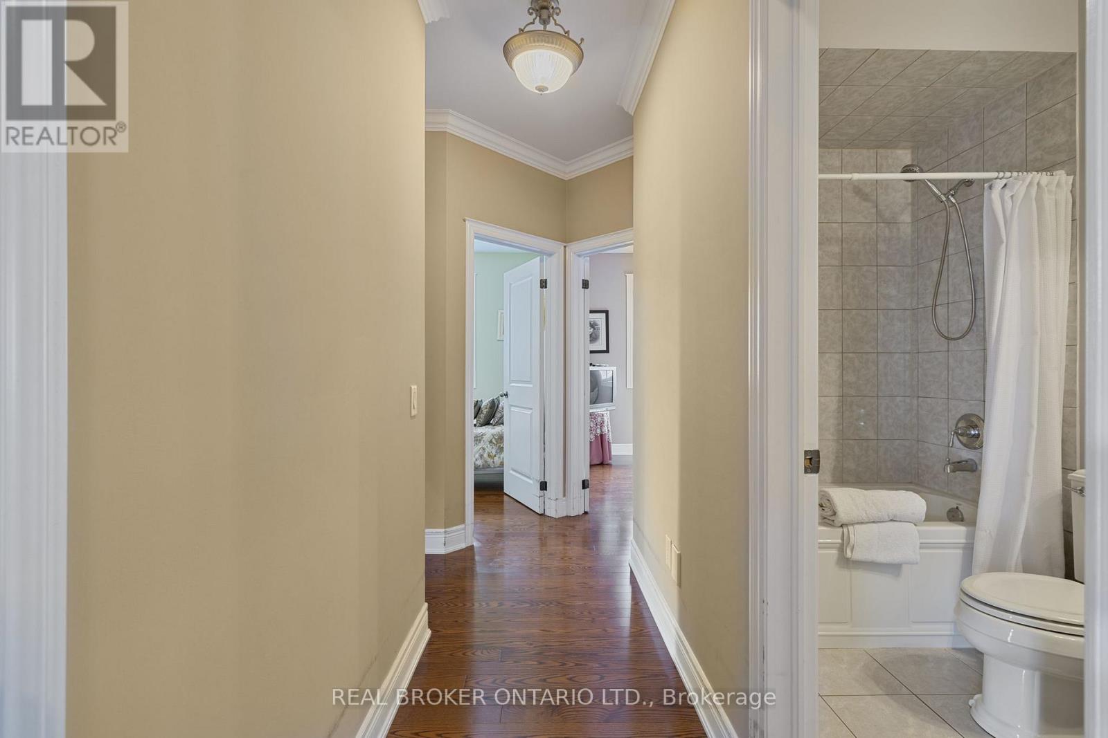 28 Hampton Springs Drive, Brampton, Ontario  L6P 2W4 - Photo 23 - W12133294