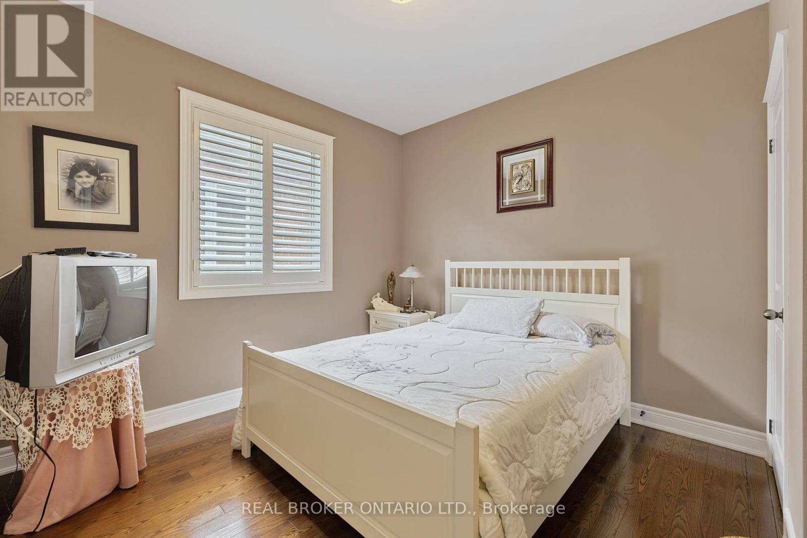 28 Hampton Springs Drive, Brampton, Ontario  L6P 2W4 - Photo 24 - W12133294