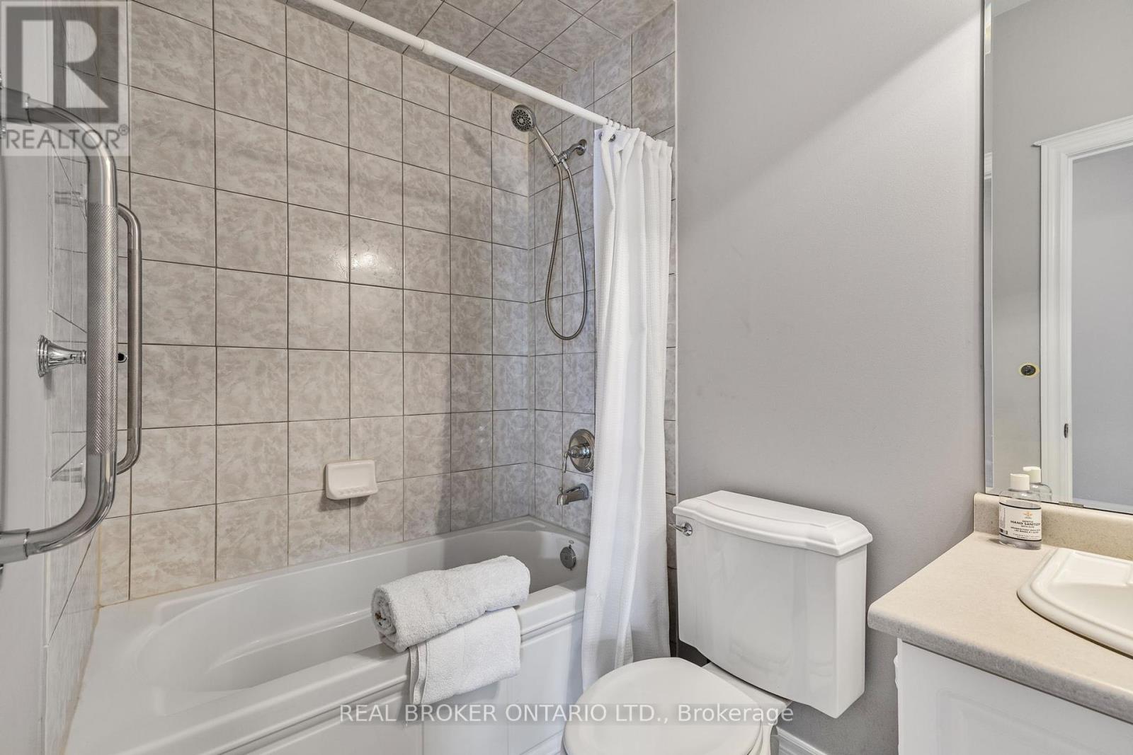 28 Hampton Springs Drive, Brampton, Ontario  L6P 2W4 - Photo 30 - W12133294