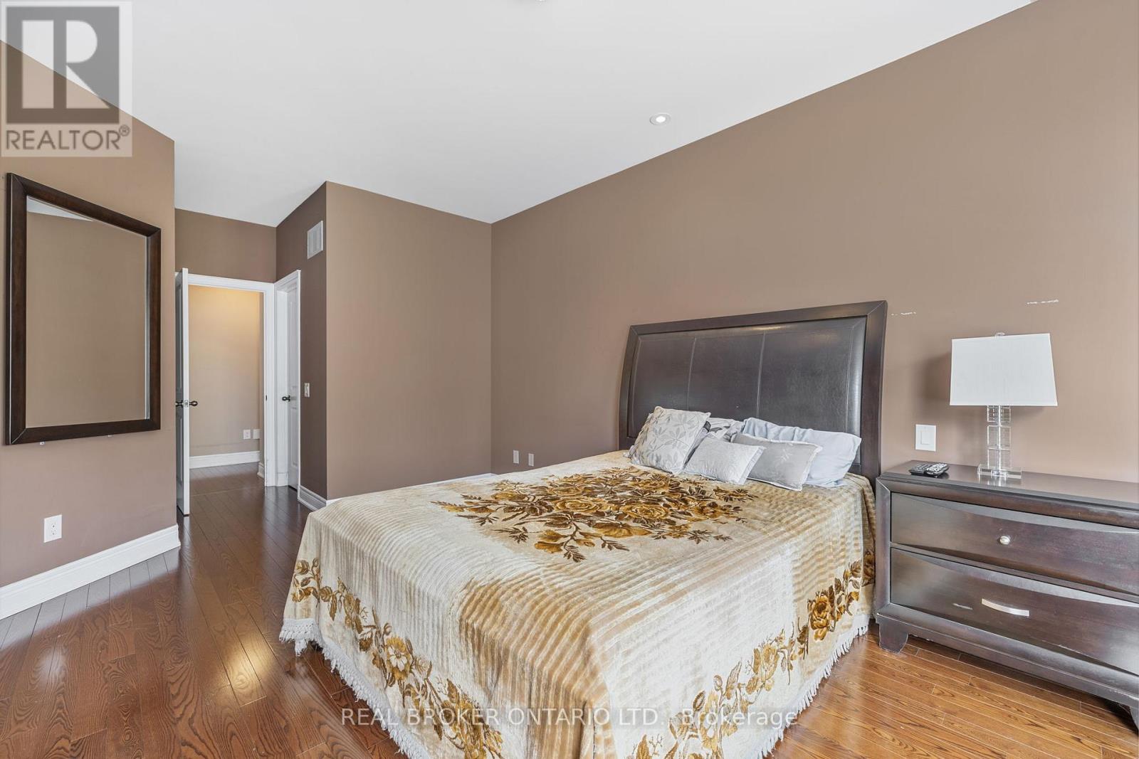 28 Hampton Springs Drive, Brampton (Bram East), Ontario  L6P 2W4 - Photo 33 - W12133294