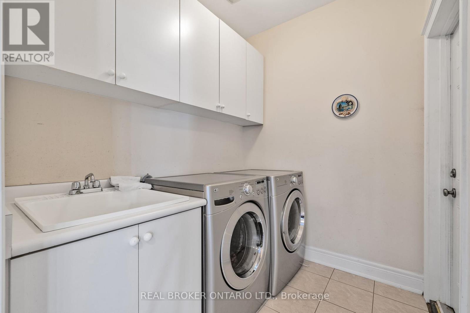 28 Hampton Springs Drive, Brampton, Ontario  L6P 2W4 - Photo 38 - W12133294