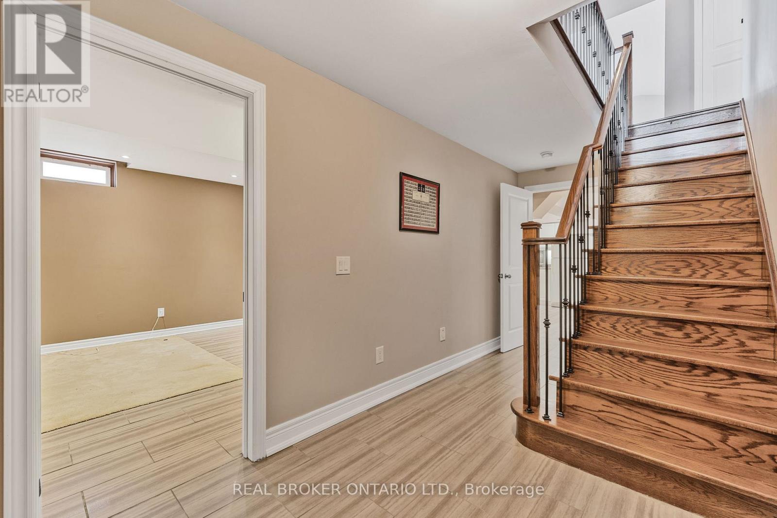 28 Hampton Springs Drive, Brampton, Ontario  L6P 2W4 - Photo 39 - W12133294