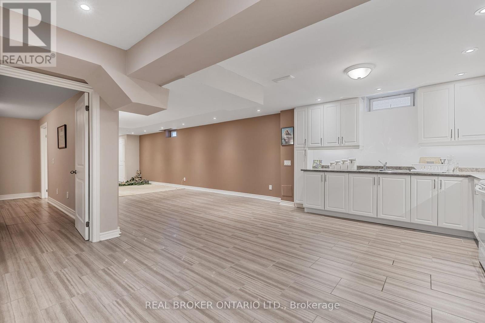 28 Hampton Springs Drive, Brampton, Ontario  L6P 2W4 - Photo 45 - W12133294