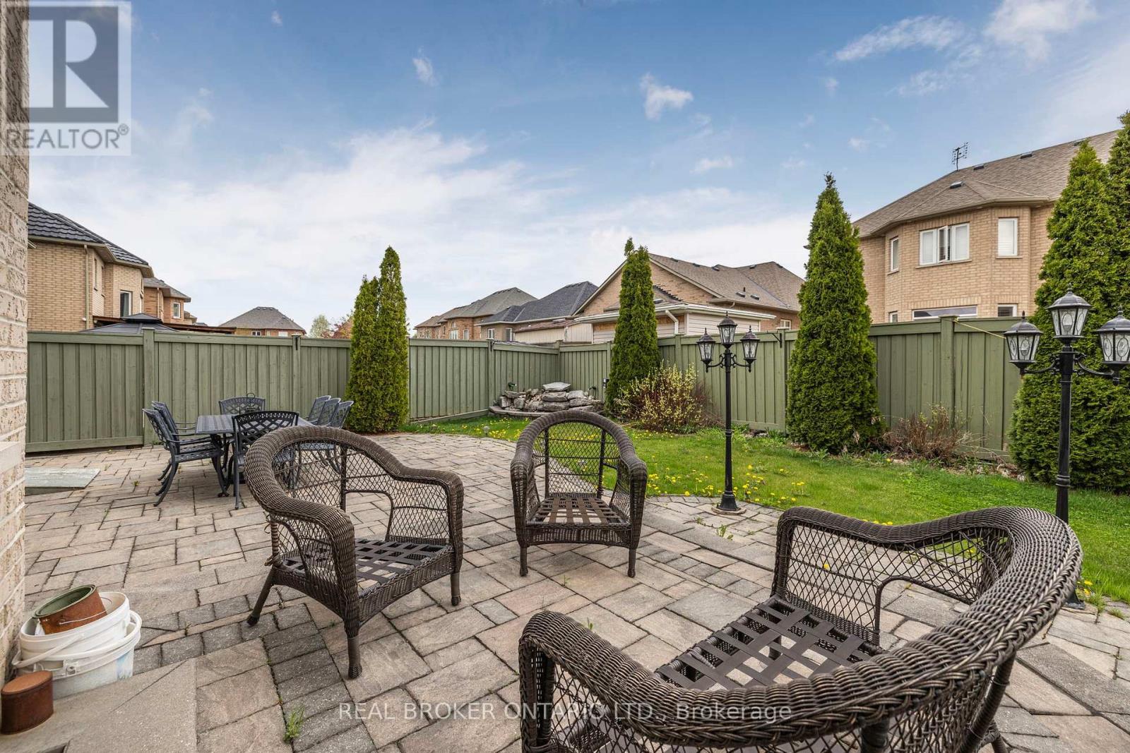 28 Hampton Springs Drive, Brampton (Bram East), Ontario  L6P 2W4 - Photo 48 - W12133294