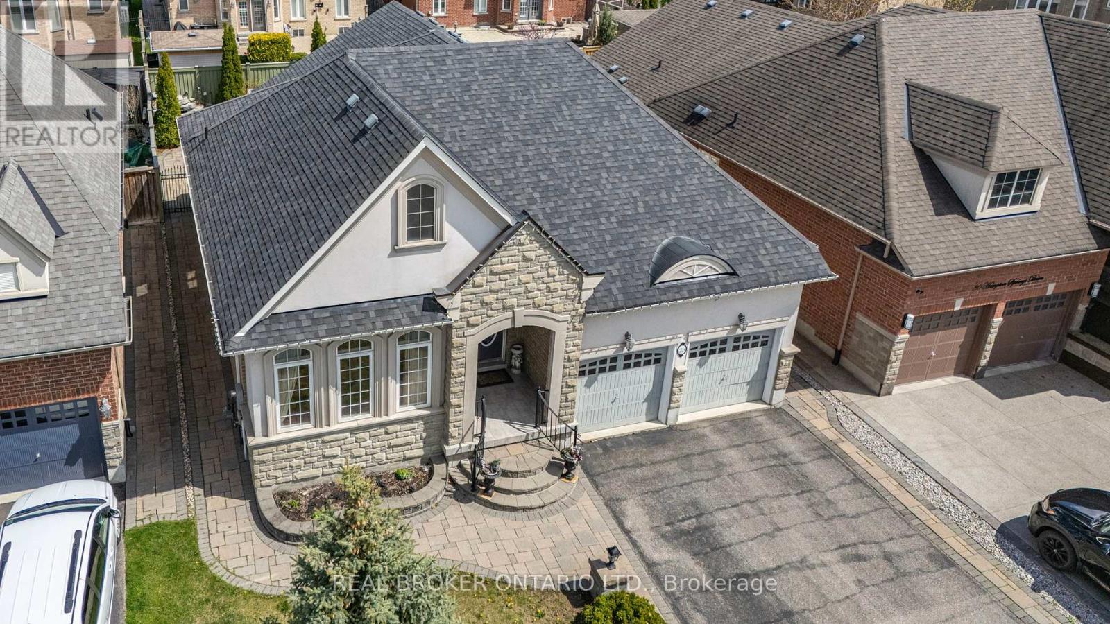 28 Hampton Springs Drive, Brampton (Bram East), Ontario  L6P 2W4 - Photo 50 - W12133294