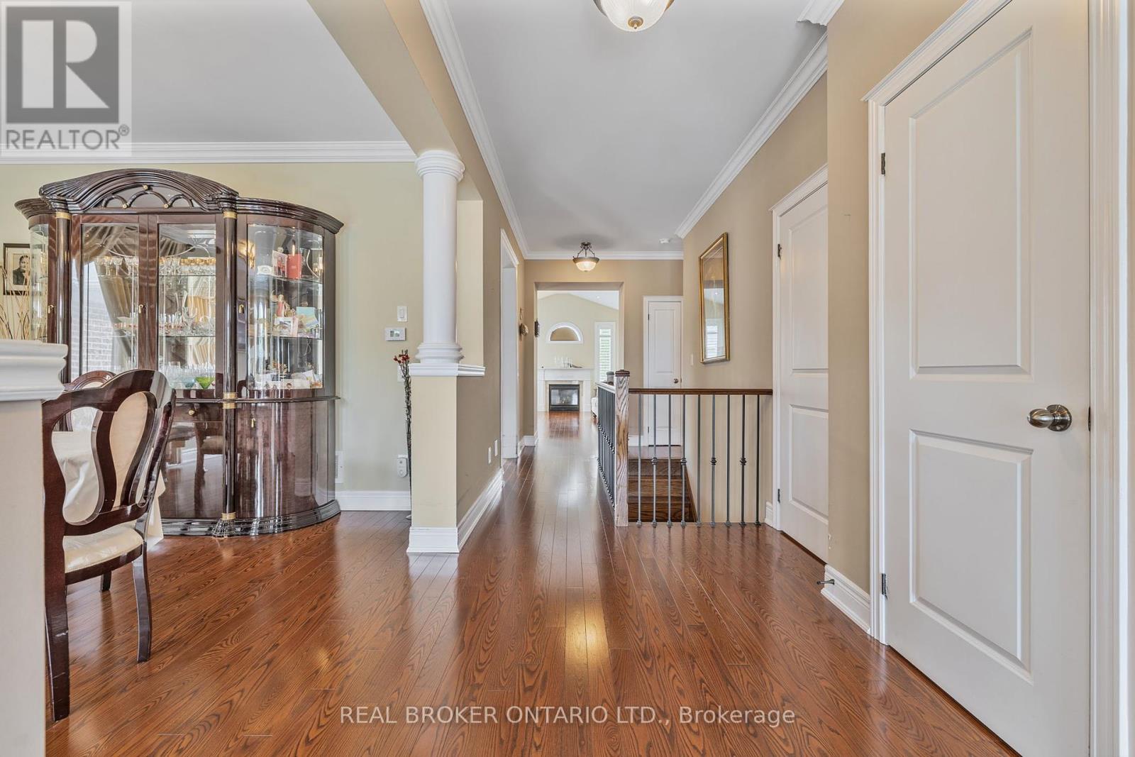 28 Hampton Springs Drive, Brampton, Ontario  L6P 2W4 - Photo 7 - W12133294