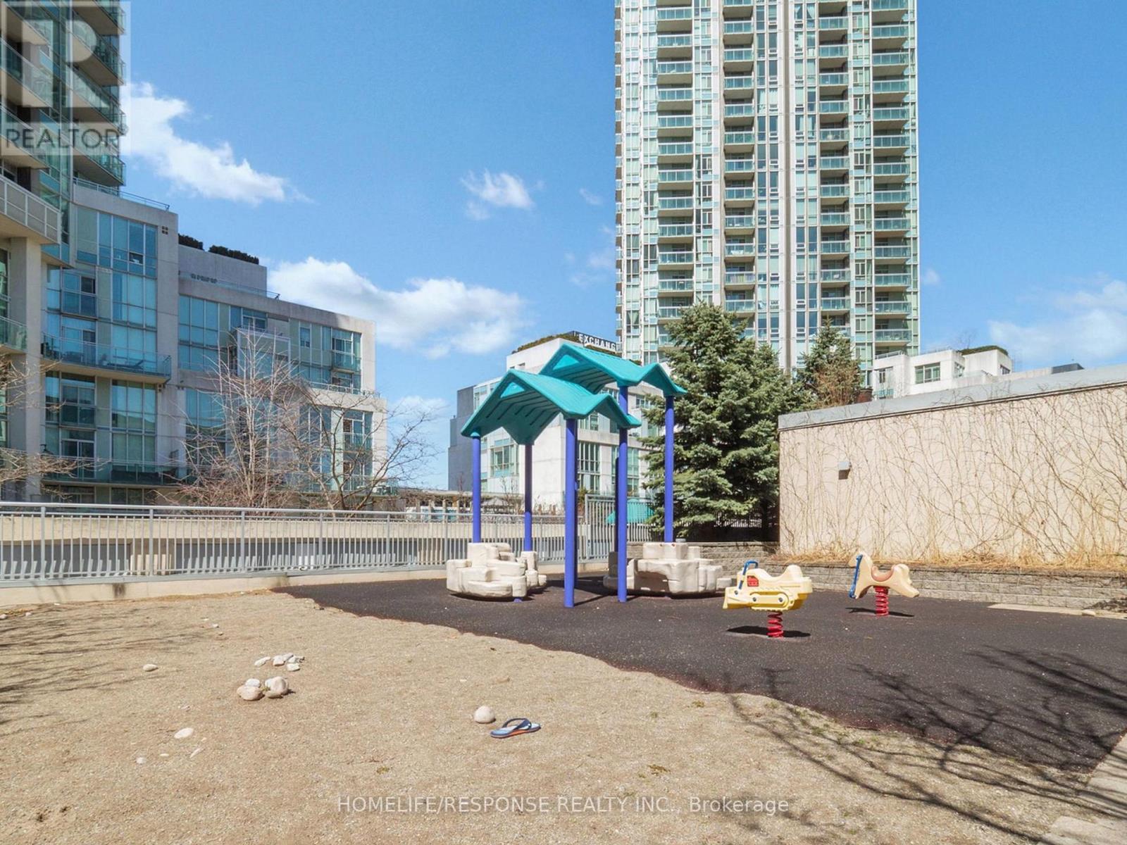 2301 - 223 Webb Drive, Mississauga, Ontario  L5B 0E8 - Photo 32 - W12133390