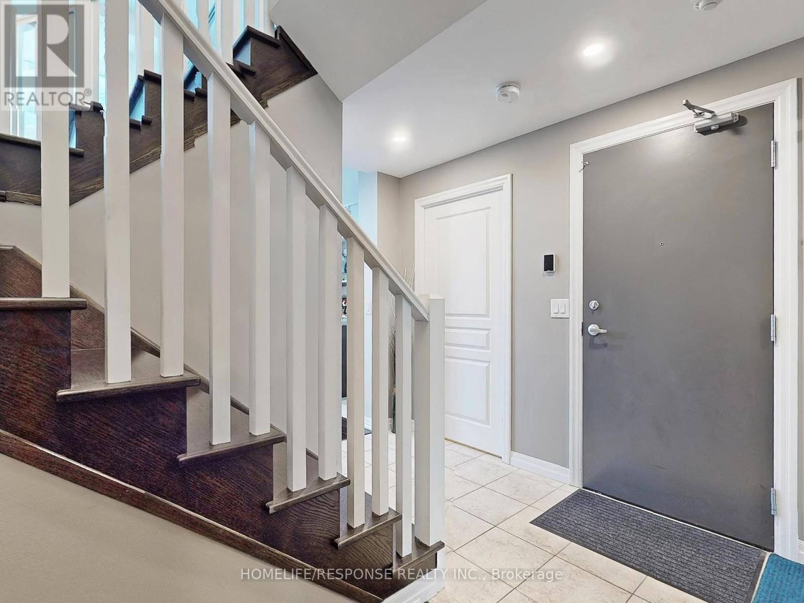 2301 - 223 Webb Drive, Mississauga, Ontario  L5B 0E8 - Photo 4 - W12133390