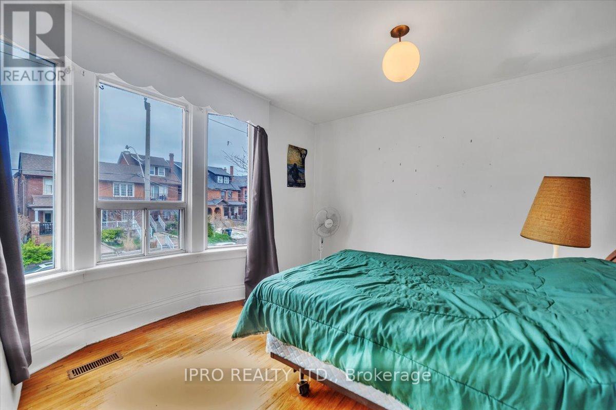 52 Nairn Avenue N, Toronto, Ontario  M6E 4G7 - Photo 24 - W12133439
