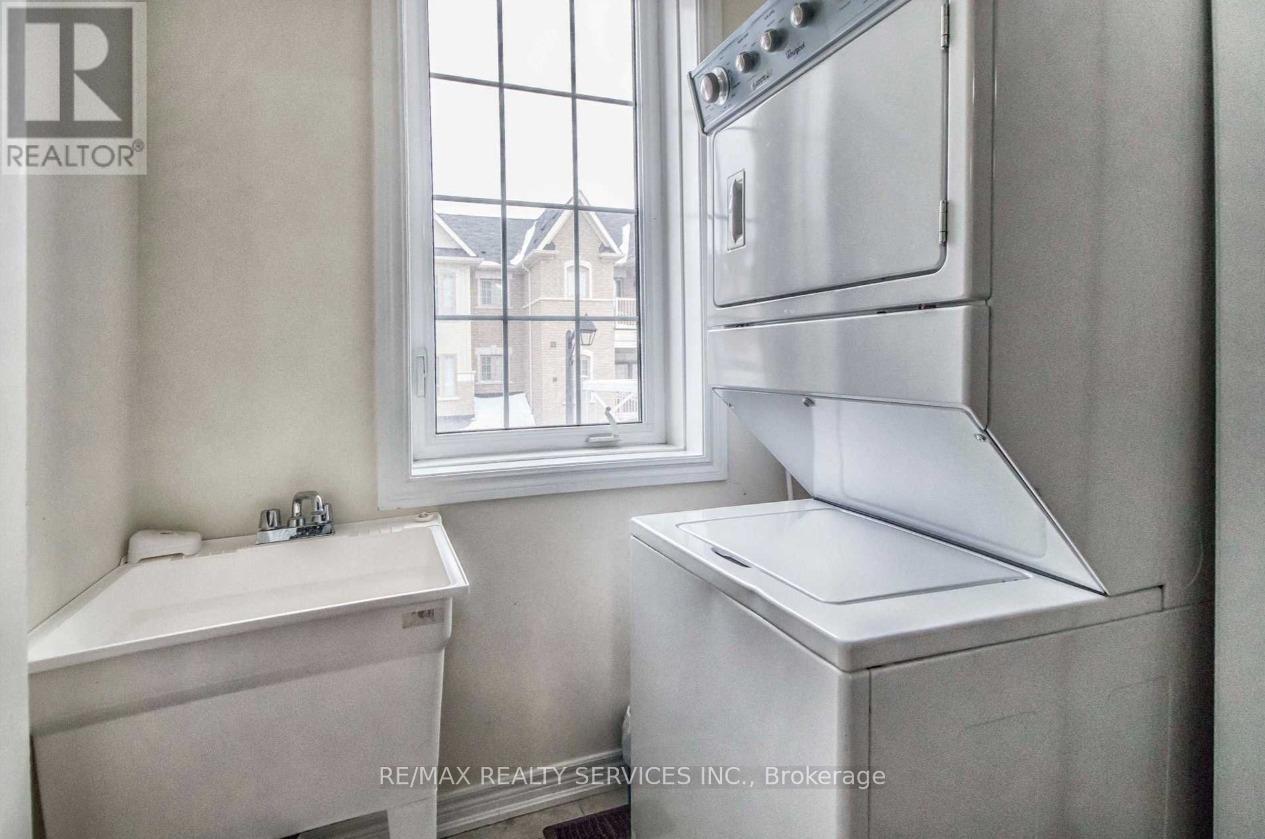 8 Rabbit Run Way, Brampton, Ontario  L6Z 0J2 - Photo 10 - W12133493