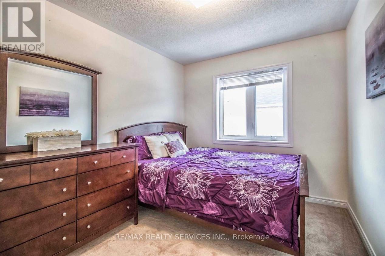 8 Rabbit Run Way, Brampton, Ontario  L6Z 0J2 - Photo 13 - W12133493