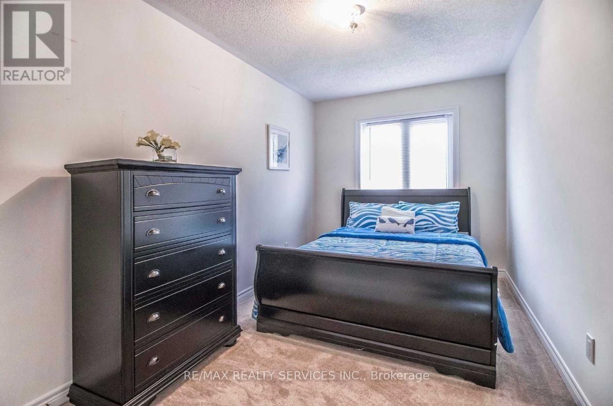 8 Rabbit Run Way, Brampton, Ontario  L6Z 0J2 - Photo 15 - W12133493