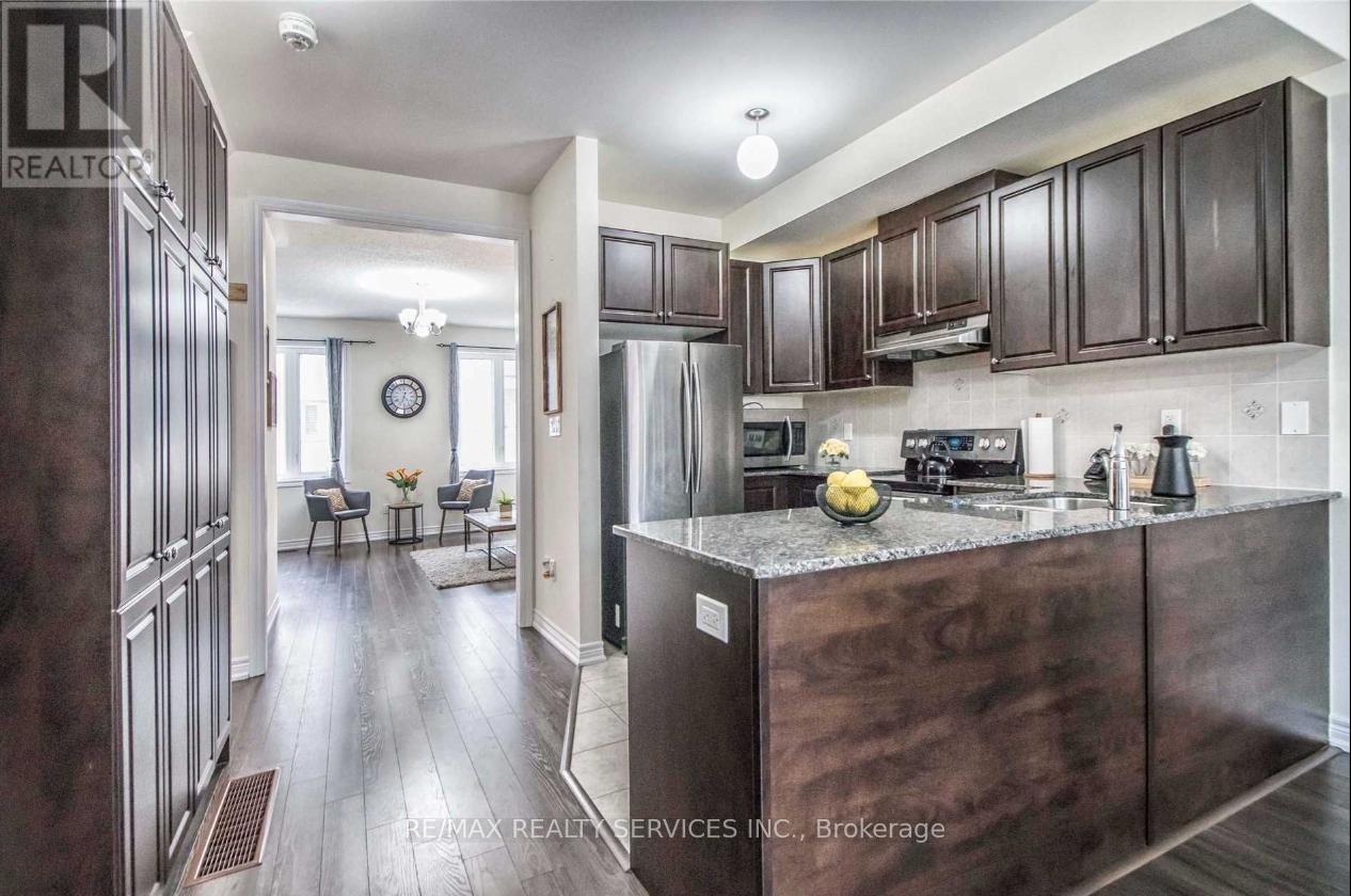 8 Rabbit Run Way, Brampton, Ontario  L6Z 0J2 - Photo 5 - W12133493