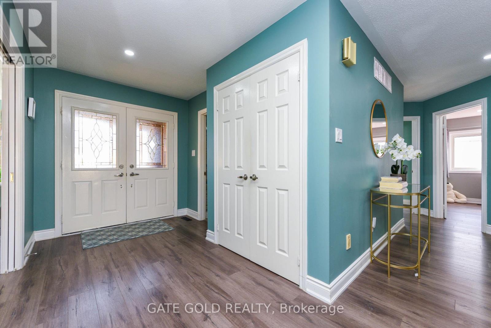 23 Hartford Trail, Brampton, Ontario  L6W 4K2 - Photo 4 - W12133556