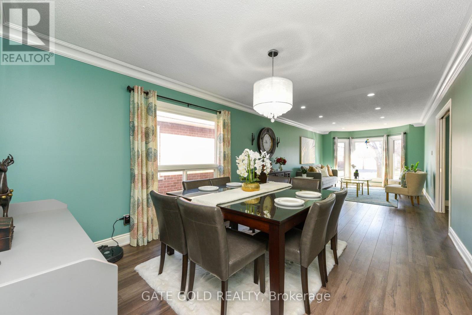 23 Hartford Trail, Brampton, Ontario  L6W 4K2 - Photo 9 - W12133556