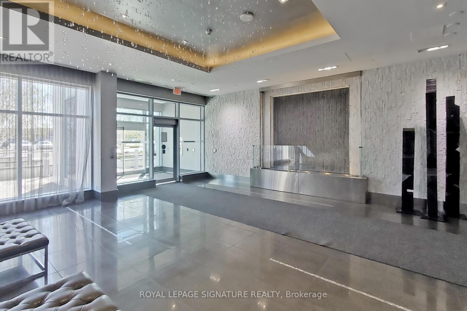 712 - 55 Speers Road, Oakville, Ontario  L6K 0H9 - Photo 4 - W12133559