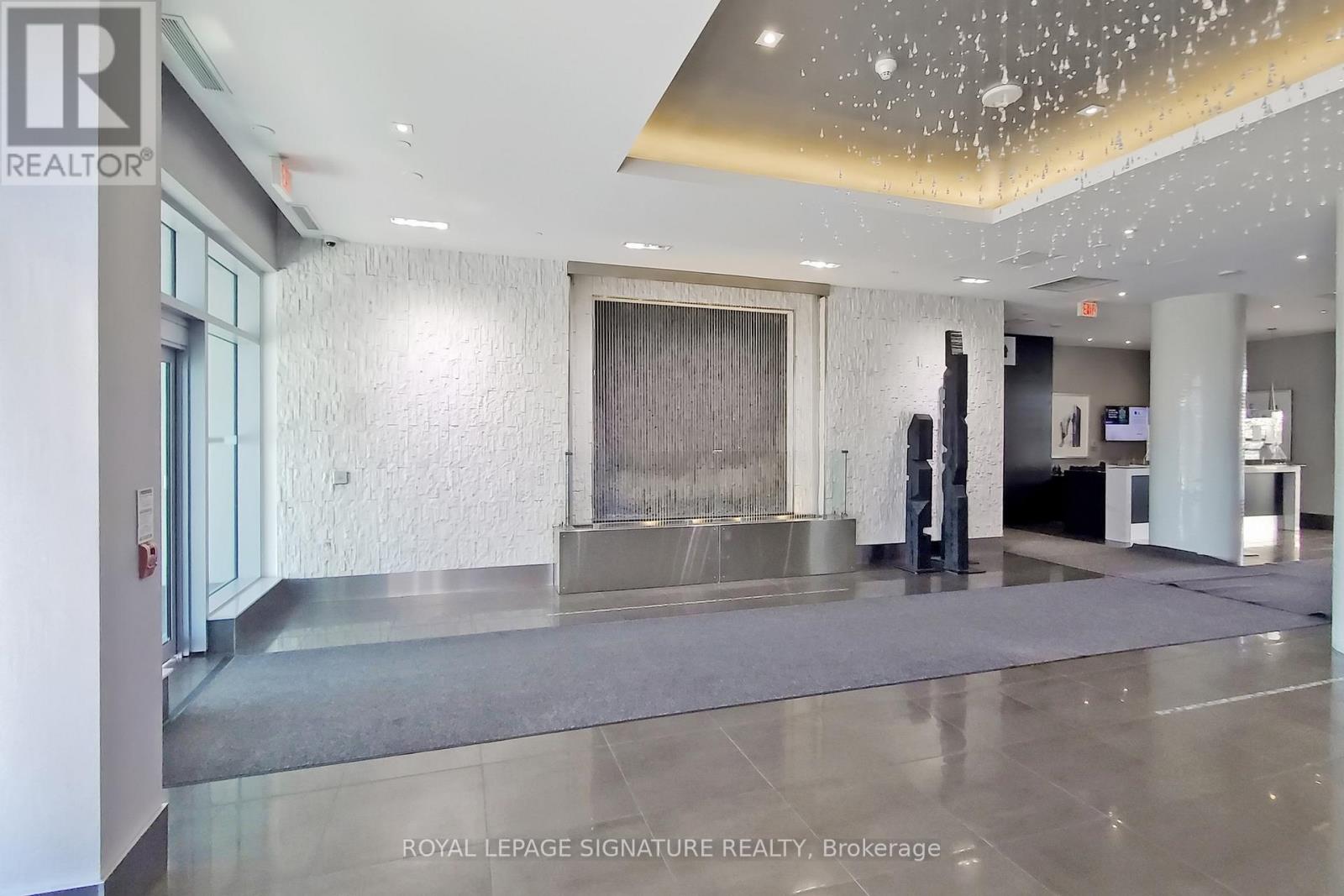 712 - 55 Speers Road, Oakville, Ontario  L6K 0H9 - Photo 6 - W12133559