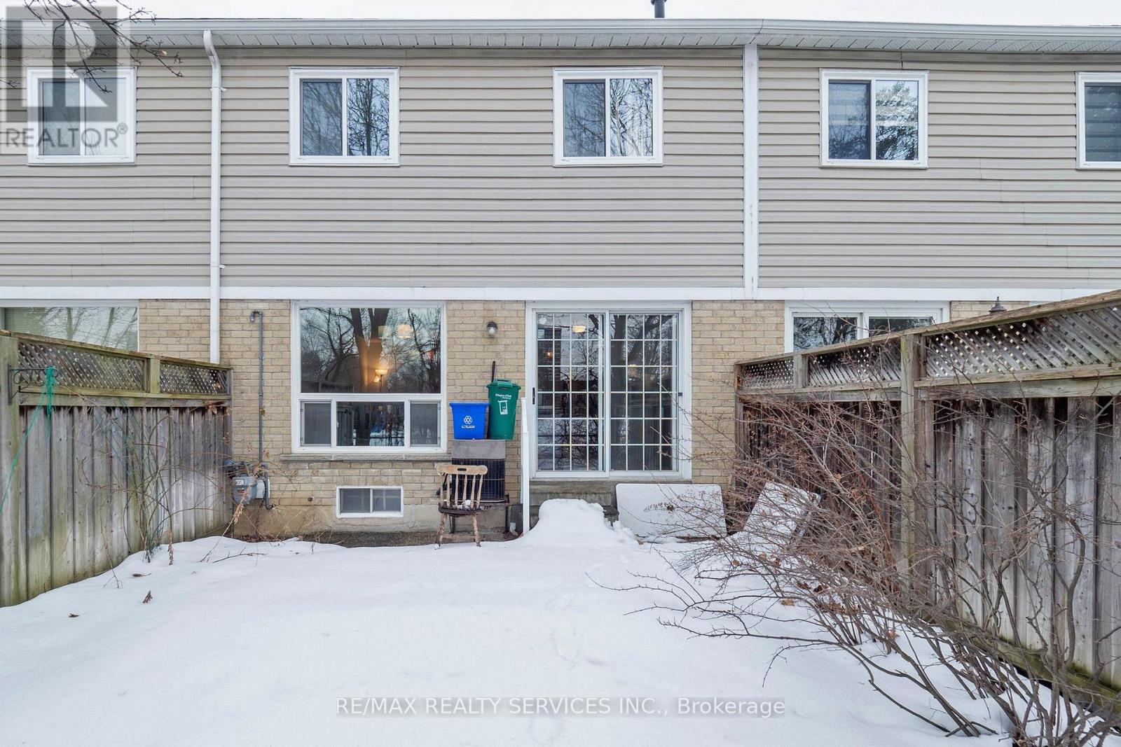 28 Heathcliffe Square, Brampton (Central Park), Ontario  L6S 5P7 - Photo 36 - W12133583