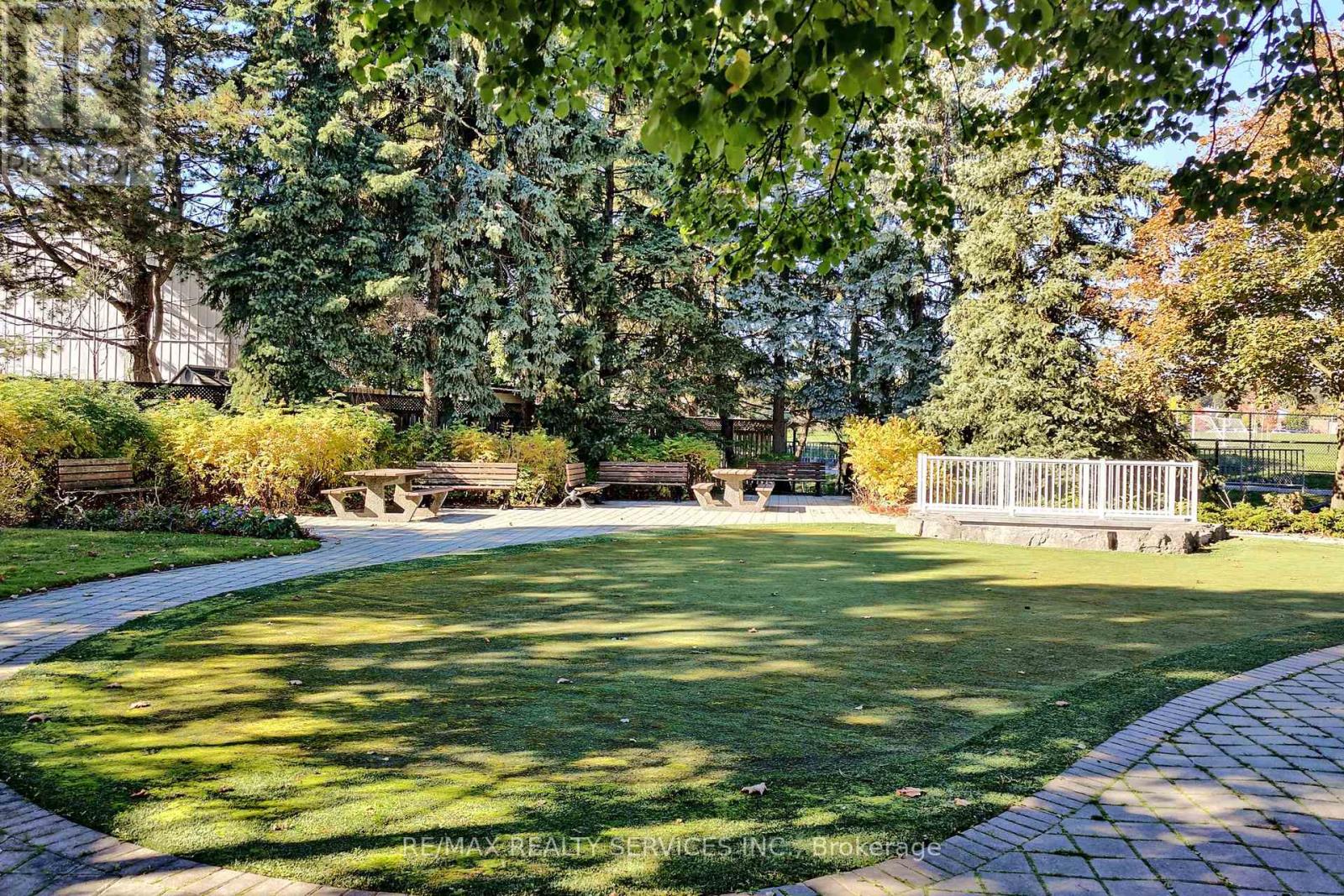 28 Heathcliffe Square, Brampton (Central Park), Ontario  L6S 5P7 - Photo 42 - W12133583