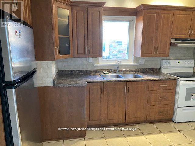 162 Donald Avenue, Toronto, Ontario  M6M 1K4 - Photo 12 - W12133585