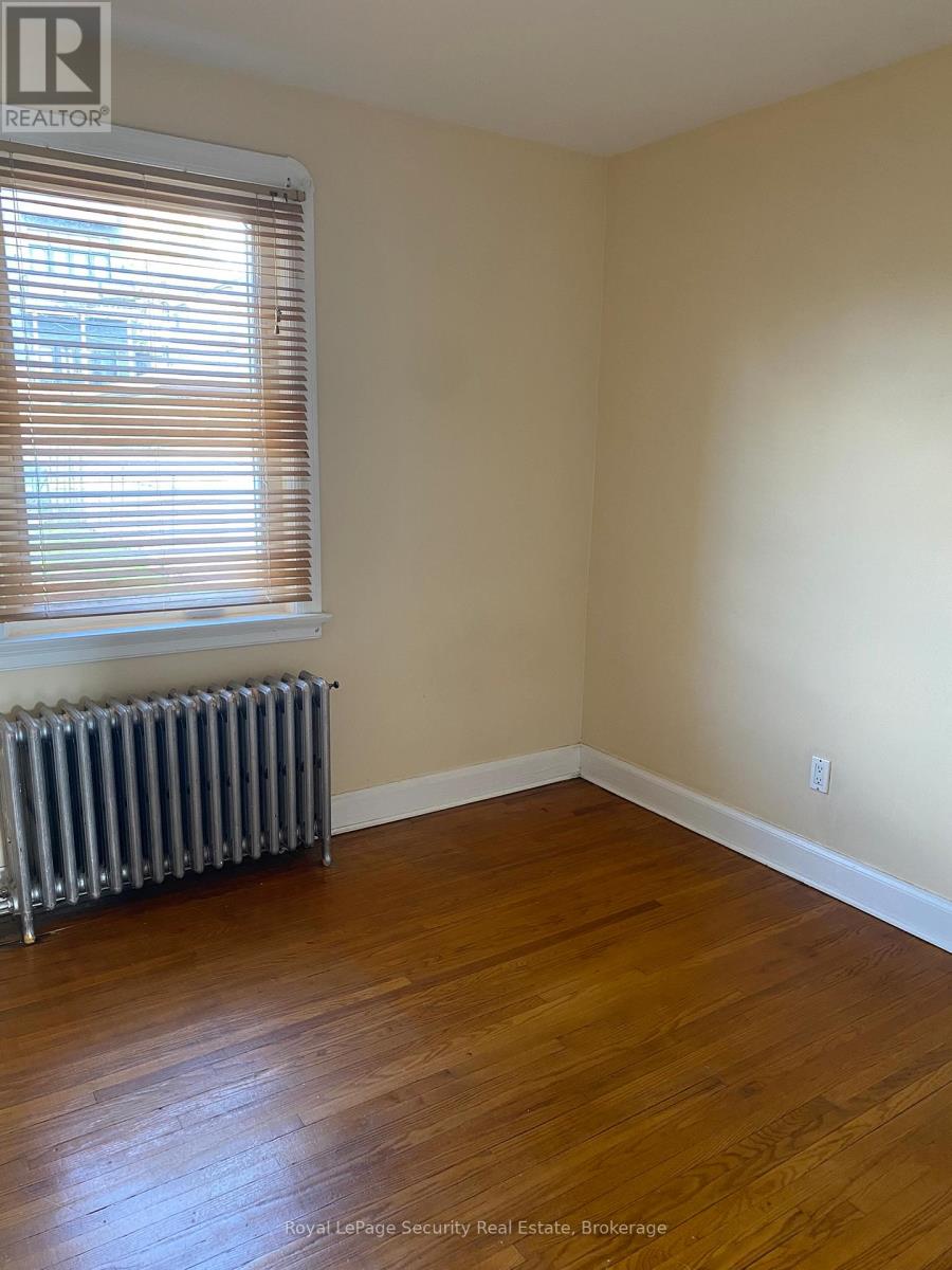162 Donald Avenue, Toronto, Ontario  M6M 1K4 - Photo 19 - W12133585