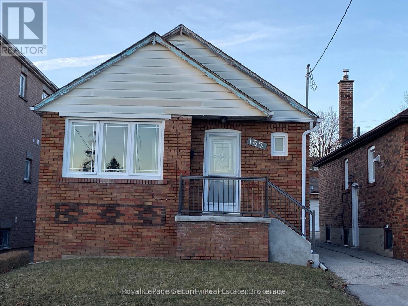 162 Donald Avenue, Toronto, Ontario  M6M 1K4 - Photo 3 - W12133585