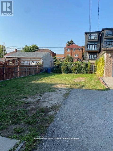 162 Donald Avenue, Toronto, Ontario  M6M 1K4 - Photo 37 - W12133585