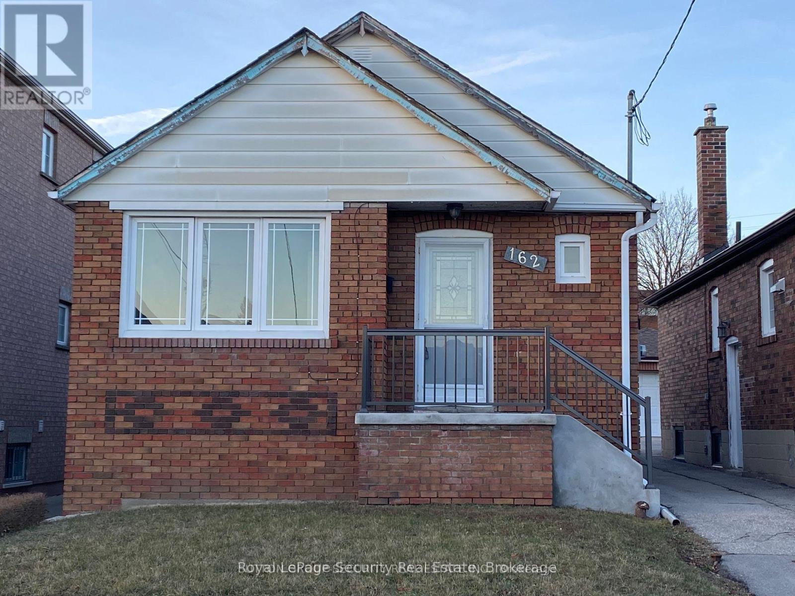 162 Donald Avenue, Toronto, Ontario  M6M 1K4 - Photo 4 - W12133585