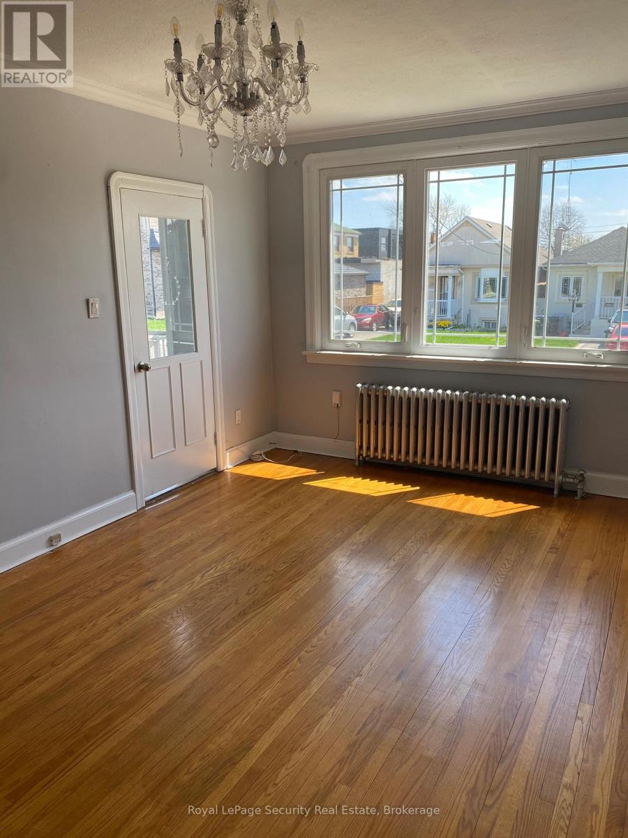 162 Donald Avenue, Toronto, Ontario  M6M 1K4 - Photo 7 - W12133585