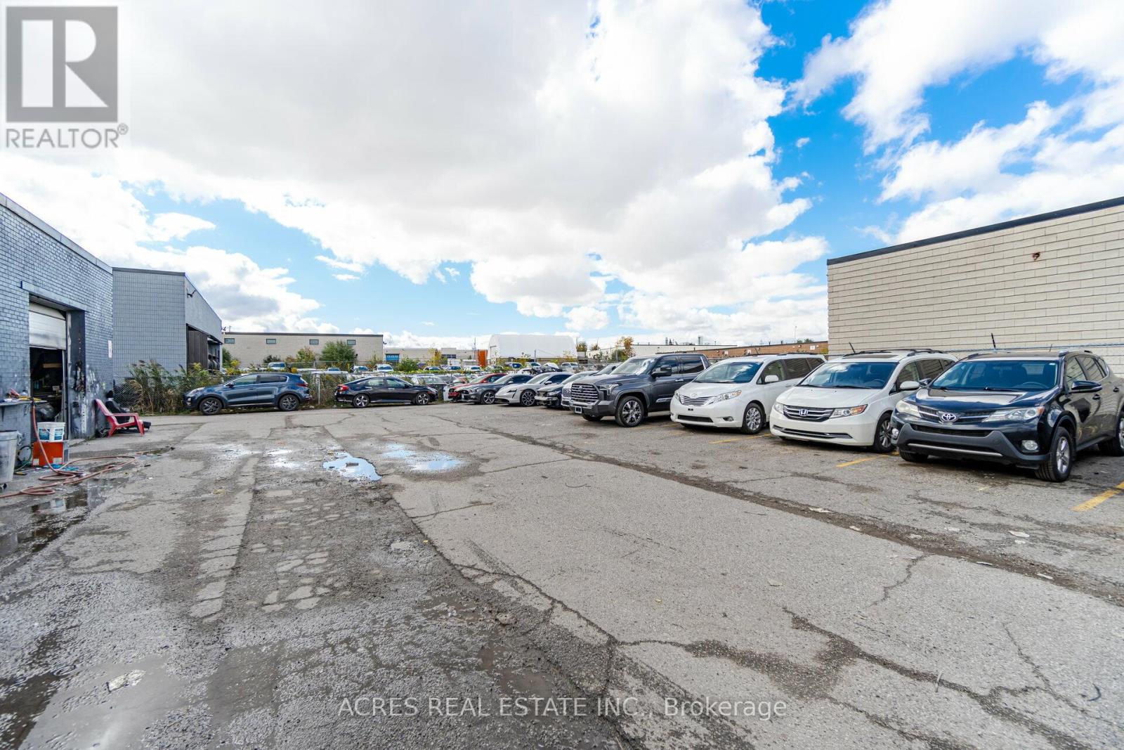 26 Bramsteele Road, Brampton, Ontario  L6W 1B3 - Photo 32 - W12133593