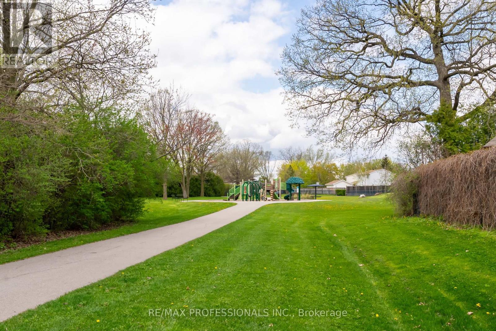 868 Governors Court, Milton, Ontario  L9T 3W6 - Photo 34 - W12133600