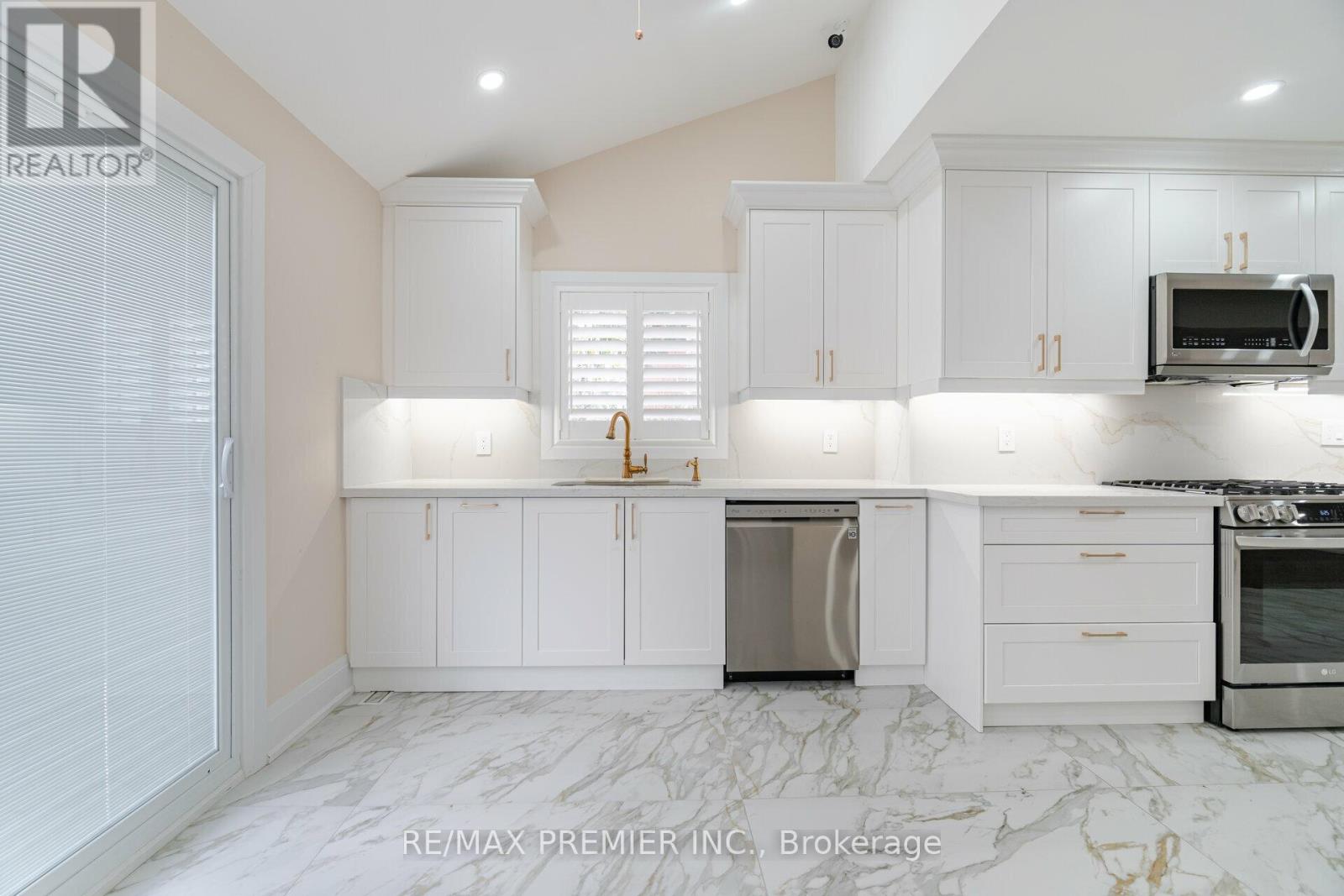 495 Fairview Road W, Mississauga, Ontario  L5B 3W7 - Photo 14 - W12133631