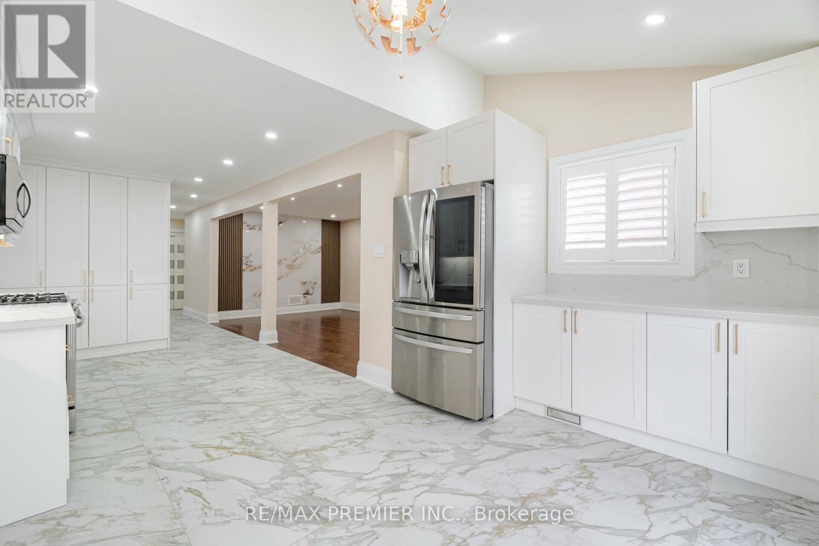 495 Fairview Road W, Mississauga, Ontario  L5B 3W7 - Photo 16 - W12133631