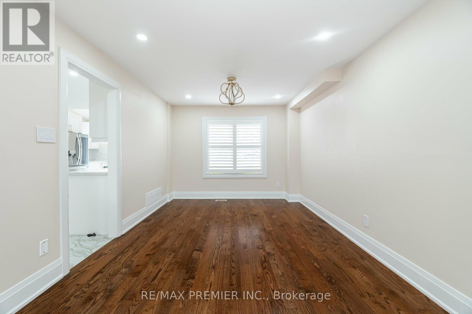 495 Fairview Road W, Mississauga, Ontario  L5B 3W7 - Photo 22 - W12133631