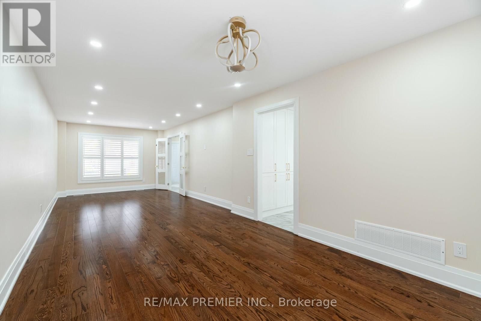 495 Fairview Road W, Mississauga, Ontario  L5B 3W7 - Photo 23 - W12133631