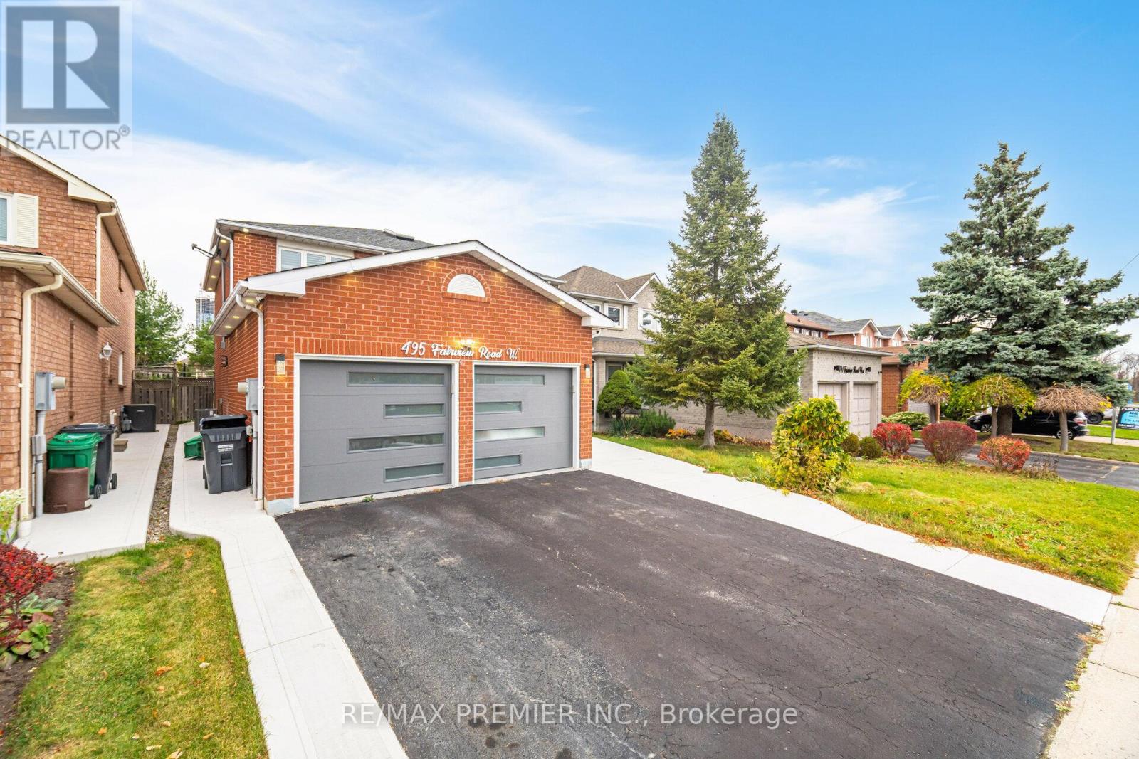495 Fairview Road W, Mississauga, Ontario  L5B 3W7 - Photo 3 - W12133631