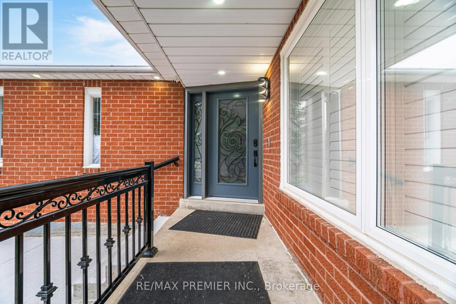 495 Fairview Road W, Mississauga, Ontario  L5B 3W7 - Photo 6 - W12133631