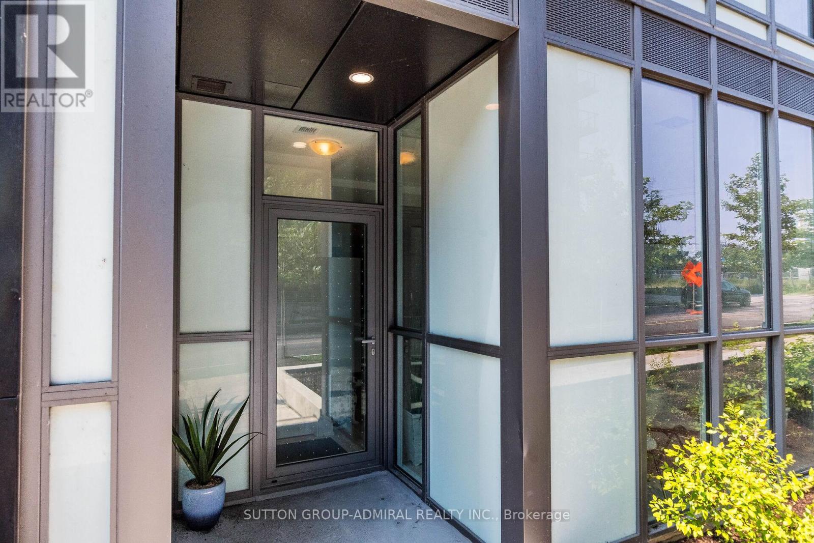 Property at TH104 - 70 ANNIE CRAIG DRIVE image 4