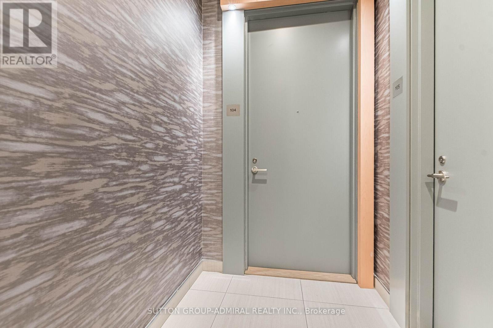 Th104 - 70 Annie Craig Drive, Toronto (Mimico), Ontario  M8V 0C4 - Photo 5 - W12133651