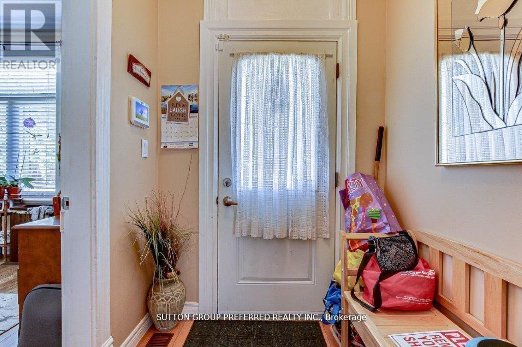 Photo 3 of 22 for 25 Pegler Street