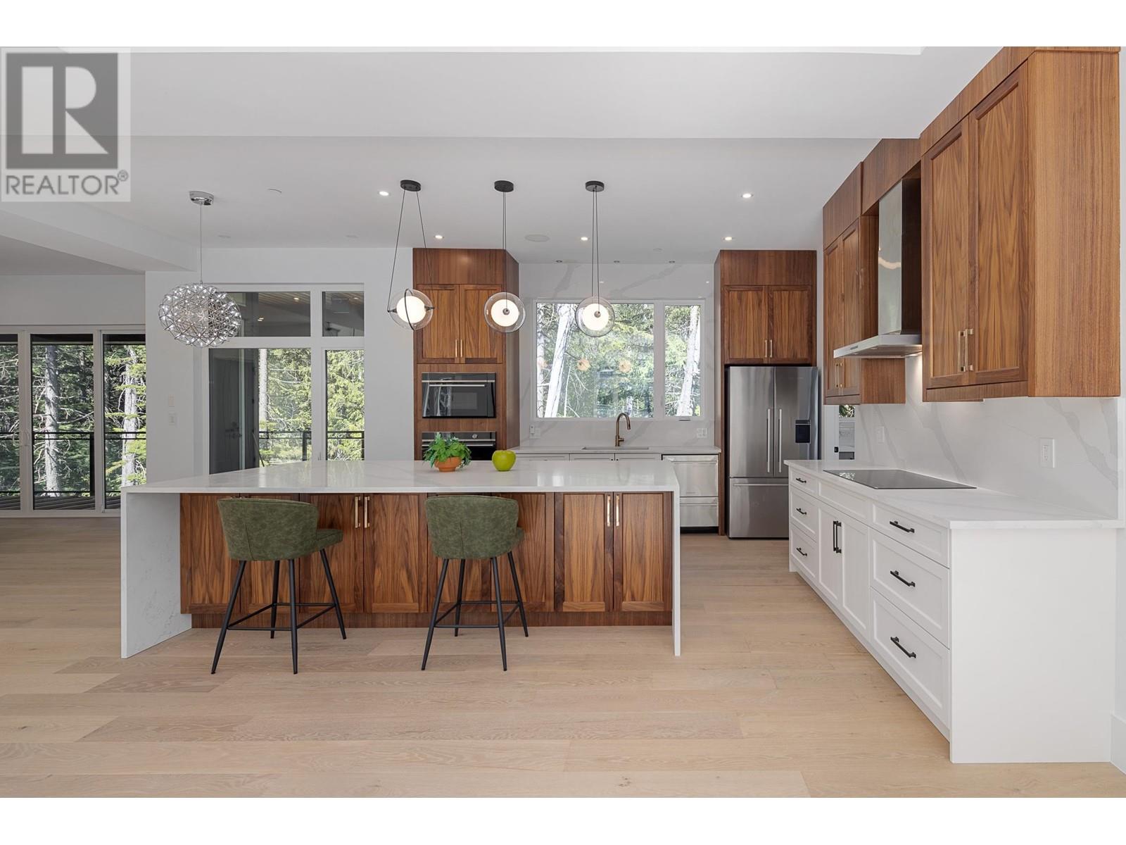 9113 Riverside Drive, Whistler, British Columbia  V8E 1M1 - Photo 5 - R2997708
