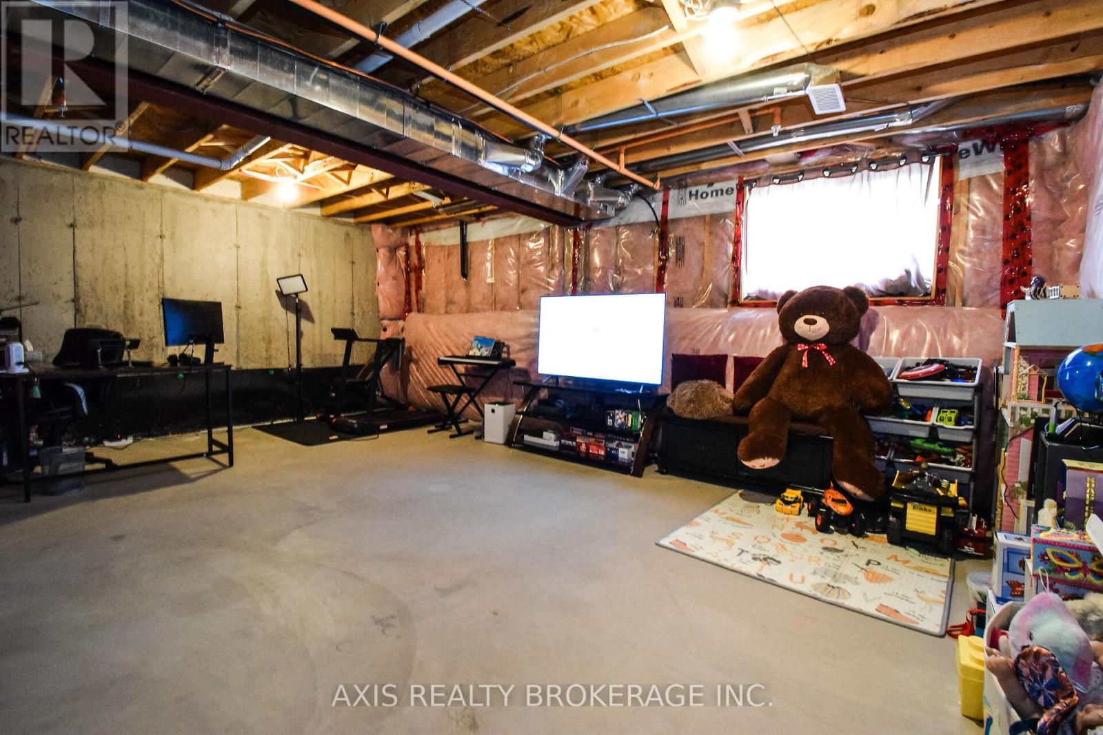 23 - 60 Canterbury Drive, St. Catharines, Ontario  L2P 3M8 - Photo 45 - X12127242