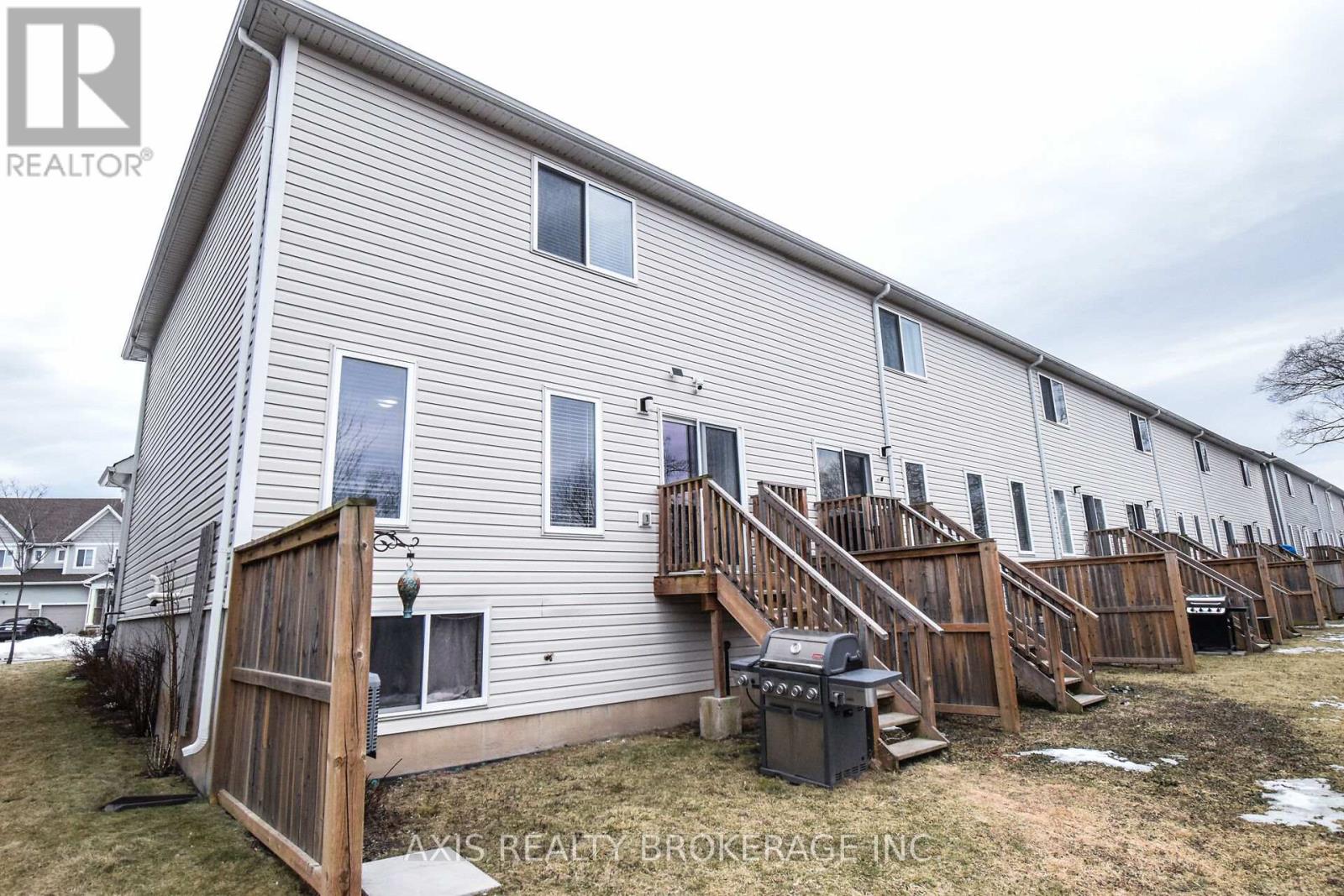 23 - 60 Canterbury Drive, St. Catharines, Ontario  L2P 3M8 - Photo 49 - X12127242