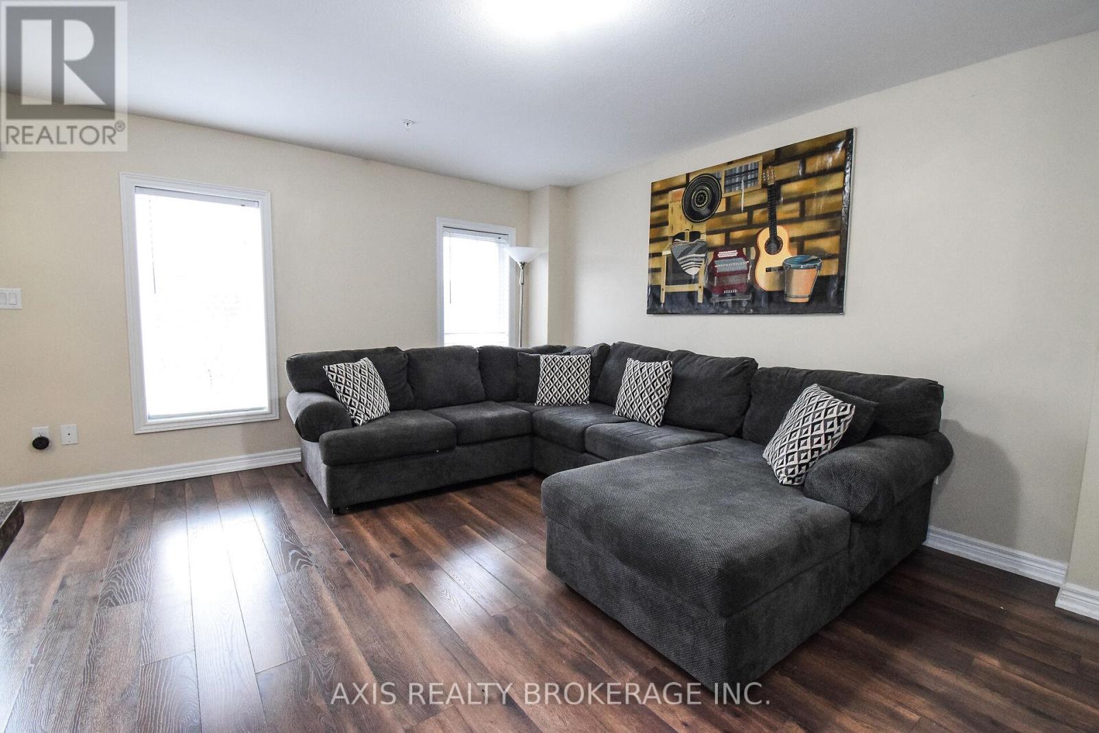 23 - 60 Canterbury Drive, St. Catharines, Ontario  L2P 3M8 - Photo 8 - X12127242