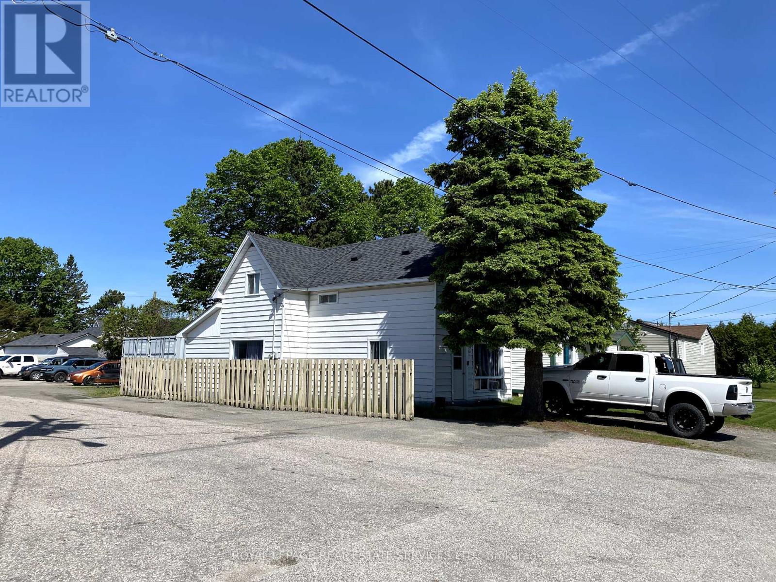 169 Front Street, West Nipissing, Ontario  P2B 2H9 - Photo 7 - X12133327