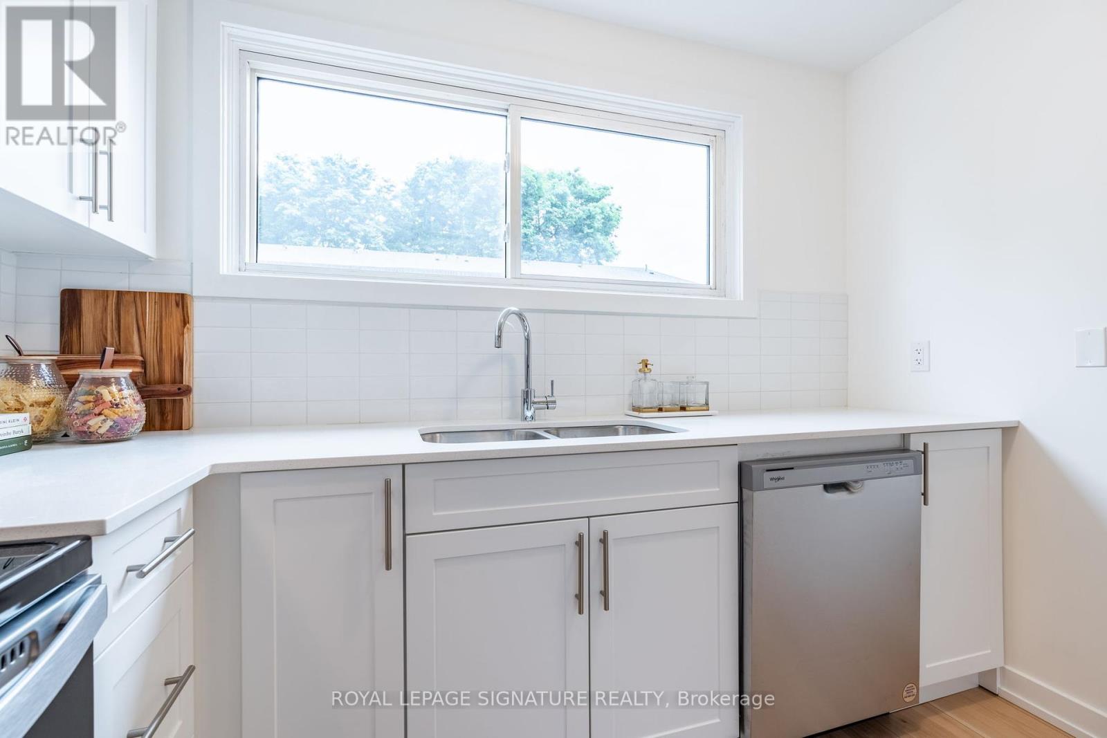 28 Woodman Drive N, Hamilton, Ontario  L8H 2M5 - Photo 11 - X12133428